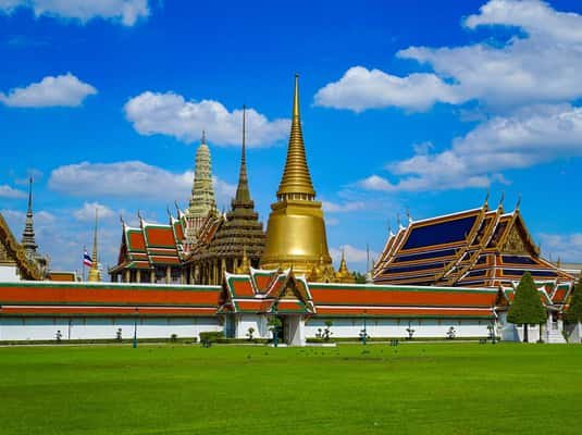 Bangkok: Grand Palace, Wat Pho, Wat Arun Sacred & Local Tour