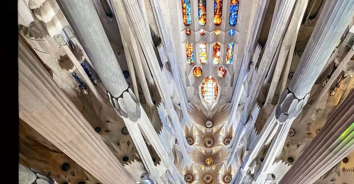 Barcelona: Sagrada Familia Skip-the-Line Entry Ticket & Tour side 1