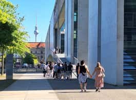 Berlin: Government District Tour and Reichstag Dome Visit side 1