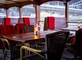 Budapest: Historic Cruise with Welcome Drink side 1