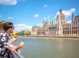 Budapest: Nighttime or Daytime Sightseeing Cruise side 1