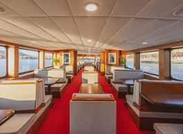 Budapest: Premium Sightseeing Cruise with Tokaj Frizzante side 1