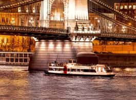Budapest: Premium Sightseeing Cruise with Tokaj Frizzante side 2
