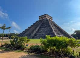 Chichen Itza: Guided Tour with Valladolid & Cenote Chichikan side 1