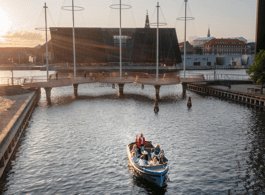 Copenhagen: Guided Canal Tour by Electric Boat side 1