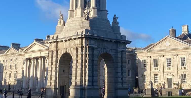 Dublin: Fast-Track Book of Kells Ticket & Dublin Castle Tour side 2