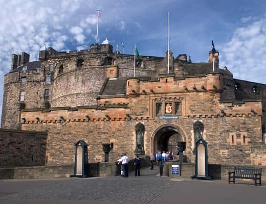 Edinburgh Castle: Guided Walking Tour with Entry Ticket side 1
