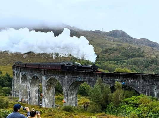 From Edinburgh: Glenfinnan Viaduct, Glencoe & Highlands Tour
