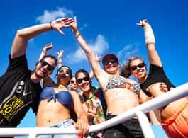 Isla Mujeres: Catamaran with Open Bar, Snorkeling and Lunch side 1